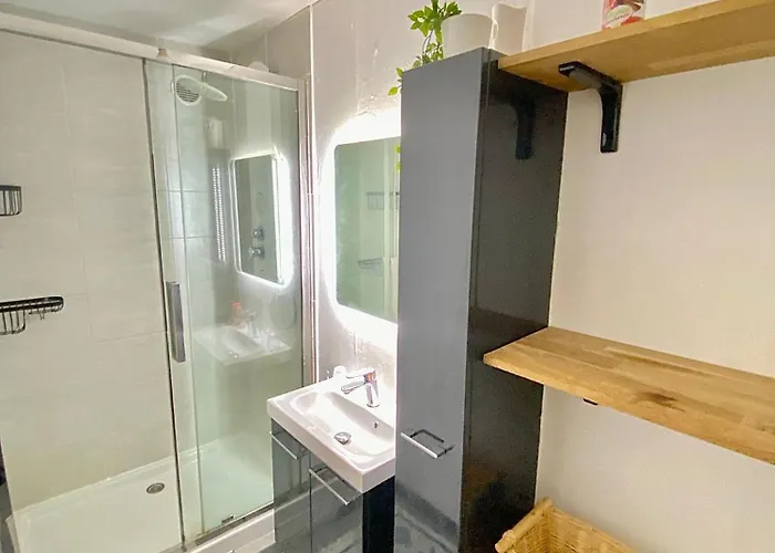 Grand Duplex, Centre, Parking, 4 Ch, Lingerie - 7 Pers Apartment Rouen